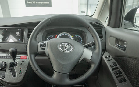 Toyota ISis I, 2010 год, 998 000 рублей, 16 фотография