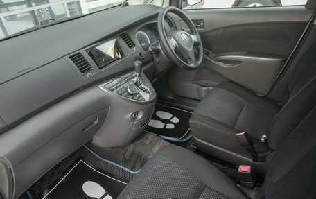 Toyota ISis I, 2010 год, 998 000 рублей, 17 фотография