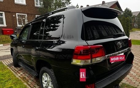 Toyota Land Cruiser 200, 2019 год, 6 700 000 рублей, 2 фотография