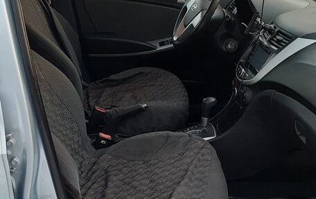 Hyundai Solaris II рестайлинг, 2011 год, 850 000 рублей, 10 фотография