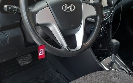 Hyundai Solaris II рестайлинг, 2011 год, 850 000 рублей, 11 фотография
