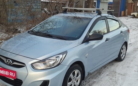Hyundai Solaris II рестайлинг, 2011 год, 850 000 рублей, 13 фотография