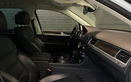 Volkswagen Touareg III, 2015 год, 2 850 000 рублей, 14 фотография