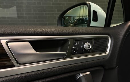 Volkswagen Touareg III, 2015 год, 2 850 000 рублей, 23 фотография