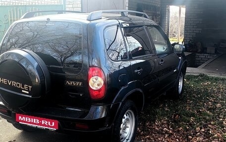 Chevrolet Niva I рестайлинг, 2011 год, 595 000 рублей, 4 фотография