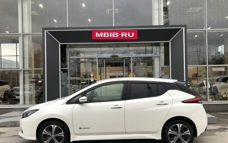 Nissan Leaf II, 2018 год, 1 249 000 рублей, 8 фотография