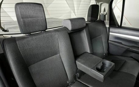 Toyota Hilux VIII, 2018 год, 3 593 000 рублей, 13 фотография