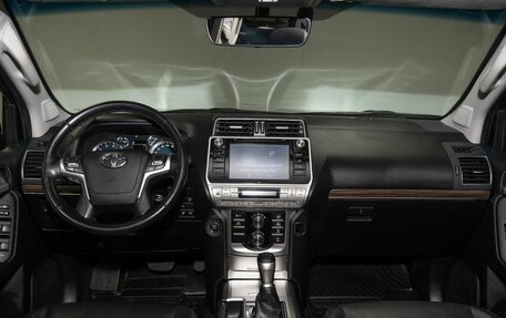 Toyota Land Cruiser Prado 150 рестайлинг 2, 2017 год, 4 554 000 рублей, 7 фотография