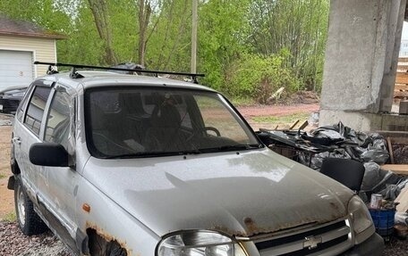 Chevrolet Niva I рестайлинг, 2004 год, 85 000 рублей, 1 фотография