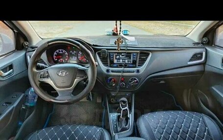 Hyundai Solaris II рестайлинг, 2017 год, 1 020 000 рублей, 5 фотография