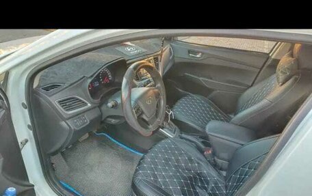 Hyundai Solaris II рестайлинг, 2017 год, 1 020 000 рублей, 7 фотография