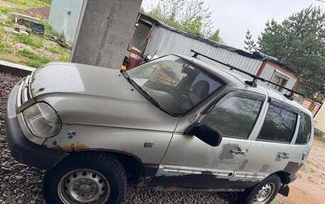 Chevrolet Niva I рестайлинг, 2004 год, 85 000 рублей, 2 фотография