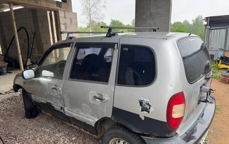 Chevrolet Niva I рестайлинг, 2004 год, 85 000 рублей, 6 фотография