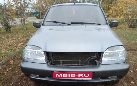 Chevrolet Niva I рестайлинг, 2006 год, 150 000 рублей, 3 фотография