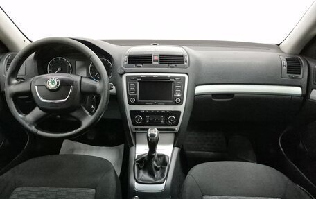 Skoda Octavia, 2011 год, 680 000 рублей, 10 фотография