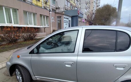 Toyota Yaris I рестайлинг, 2000 год, 250 000 рублей, 3 фотография