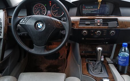BMW 5 серия, 2005 год, 950 000 рублей, 8 фотография