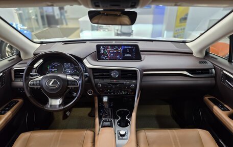 Lexus RX IV рестайлинг, 2018 год, 3 990 000 рублей, 18 фотография