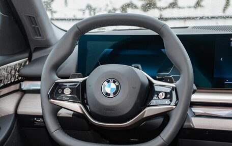 BMW 5 серия, 2025 год, 6 950 000 рублей, 12 фотография