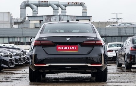 BMW 5 серия, 2025 год, 6 950 000 рублей, 4 фотография