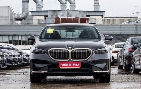 BMW 5 серия, 2025 год, 6 950 000 рублей, 8 фотография