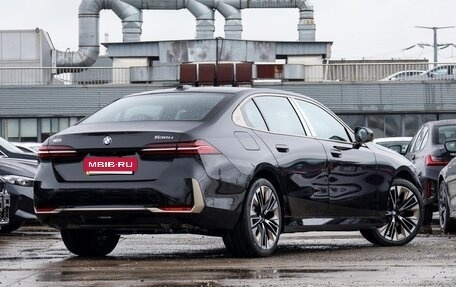 BMW 5 серия, 2025 год, 6 950 000 рублей, 5 фотография