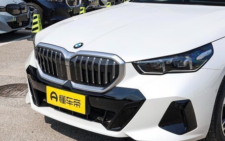 BMW 5 серия, 2025 год, 6 950 000 рублей, 9 фотография