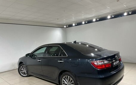 Toyota Camry, 2017 год, 2 390 000 рублей, 3 фотография