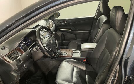 Toyota Camry, 2017 год, 2 390 000 рублей, 13 фотография