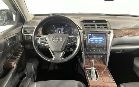 Toyota Camry, 2017 год, 2 390 000 рублей, 14 фотография