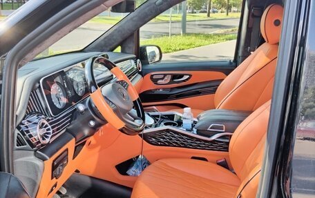 Mercedes-Benz V-Класс, 2024 год, 8 600 000 рублей, 15 фотография