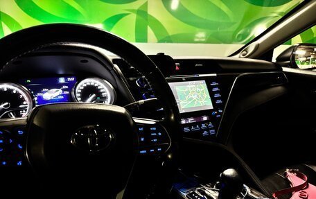 Toyota Camry, 2020 год, 3 300 000 рублей, 10 фотография