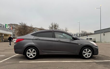 Hyundai Solaris II рестайлинг, 2013 год, 900 000 рублей, 5 фотография