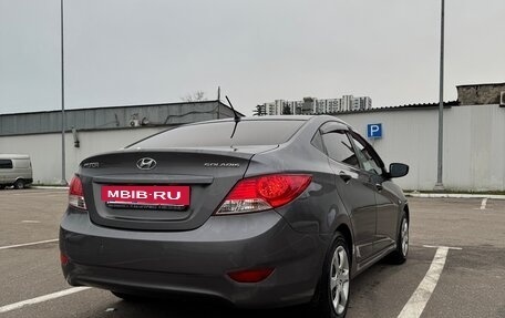 Hyundai Solaris II рестайлинг, 2013 год, 900 000 рублей, 7 фотография