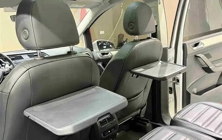 Volkswagen Touran III, 2023 год, 2 334 115 рублей, 10 фотография