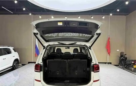 Volkswagen Touran III, 2023 год, 2 334 115 рублей, 13 фотография