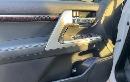 Toyota Land Cruiser 200, 2015 год, 5 200 000 рублей, 19 фотография