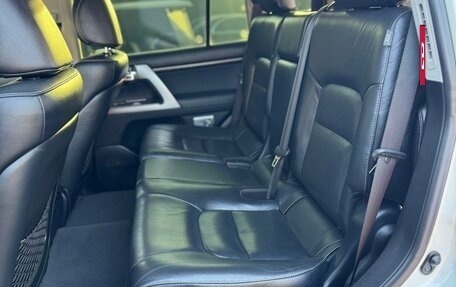 Toyota Land Cruiser 200, 2015 год, 5 200 000 рублей, 20 фотография