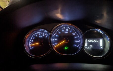 Renault Logan II, 2020 год, 750 000 рублей, 7 фотография