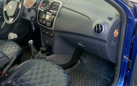 Renault Logan II, 2016 год, 700 000 рублей, 6 фотография