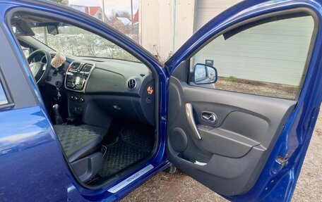 Renault Logan II, 2016 год, 700 000 рублей, 3 фотография