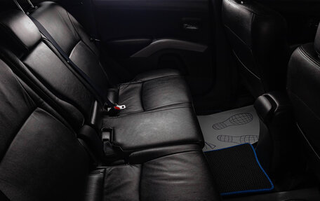 Mitsubishi Outlander III рестайлинг 3, 2012 год, 1 299 000 рублей, 10 фотография