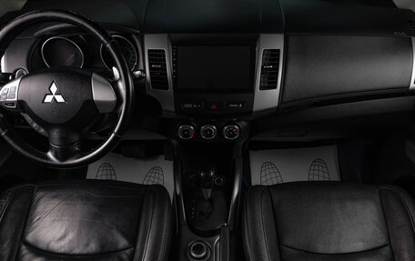 Mitsubishi Outlander III рестайлинг 3, 2012 год, 1 299 000 рублей, 13 фотография