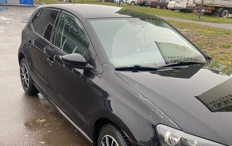 Volkswagen Polo VI (EU Market), 2011 год, 665 000 рублей, 2 фотография