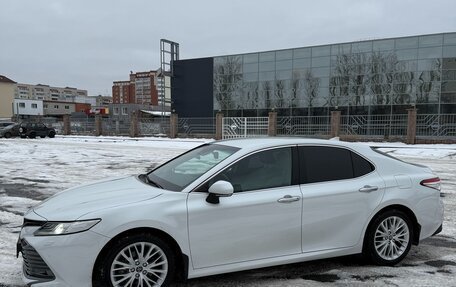 Toyota Camry, 2019 год, 3 400 000 рублей, 2 фотография