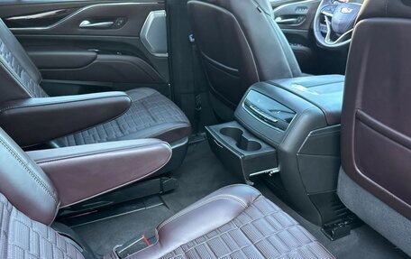 Cadillac Escalade V, 2024 год, 276 365 рублей, 17 фотография