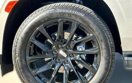 Cadillac Escalade V, 2024 год, 276 365 рублей, 28 фотография