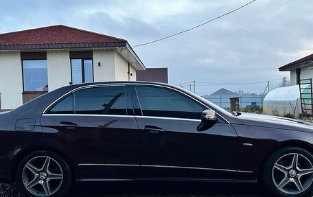 Mercedes-Benz E-Класс, 2011 год, 1 300 000 рублей, 6 фотография