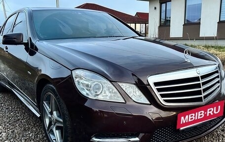 Mercedes-Benz E-Класс, 2011 год, 1 300 000 рублей, 3 фотография