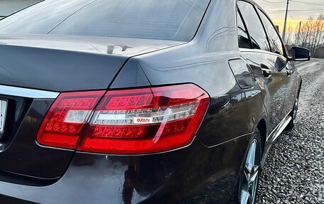 Mercedes-Benz E-Класс, 2011 год, 1 300 000 рублей, 8 фотография